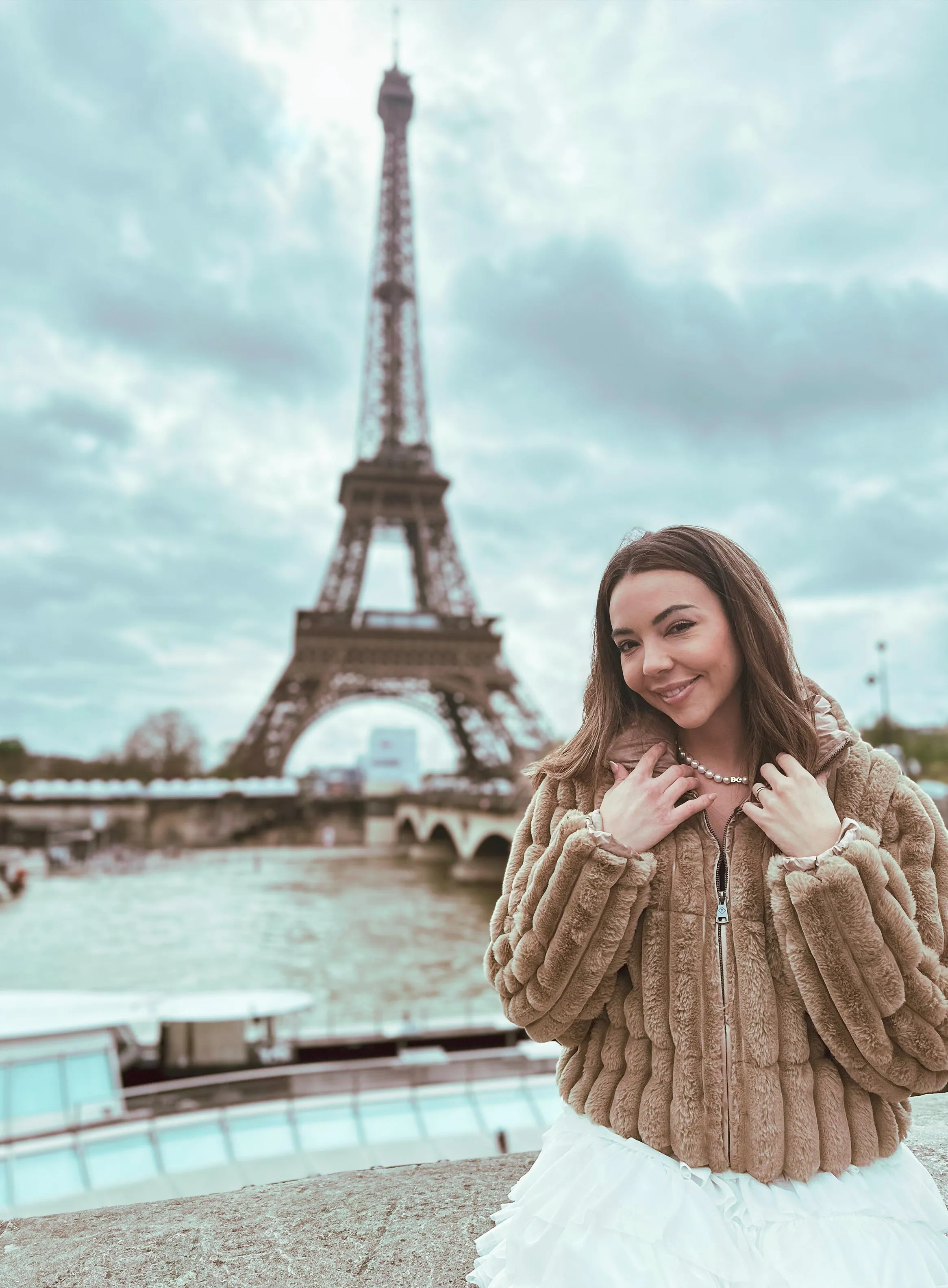 [Foto da Dra. Betina no IMCAS Paris]